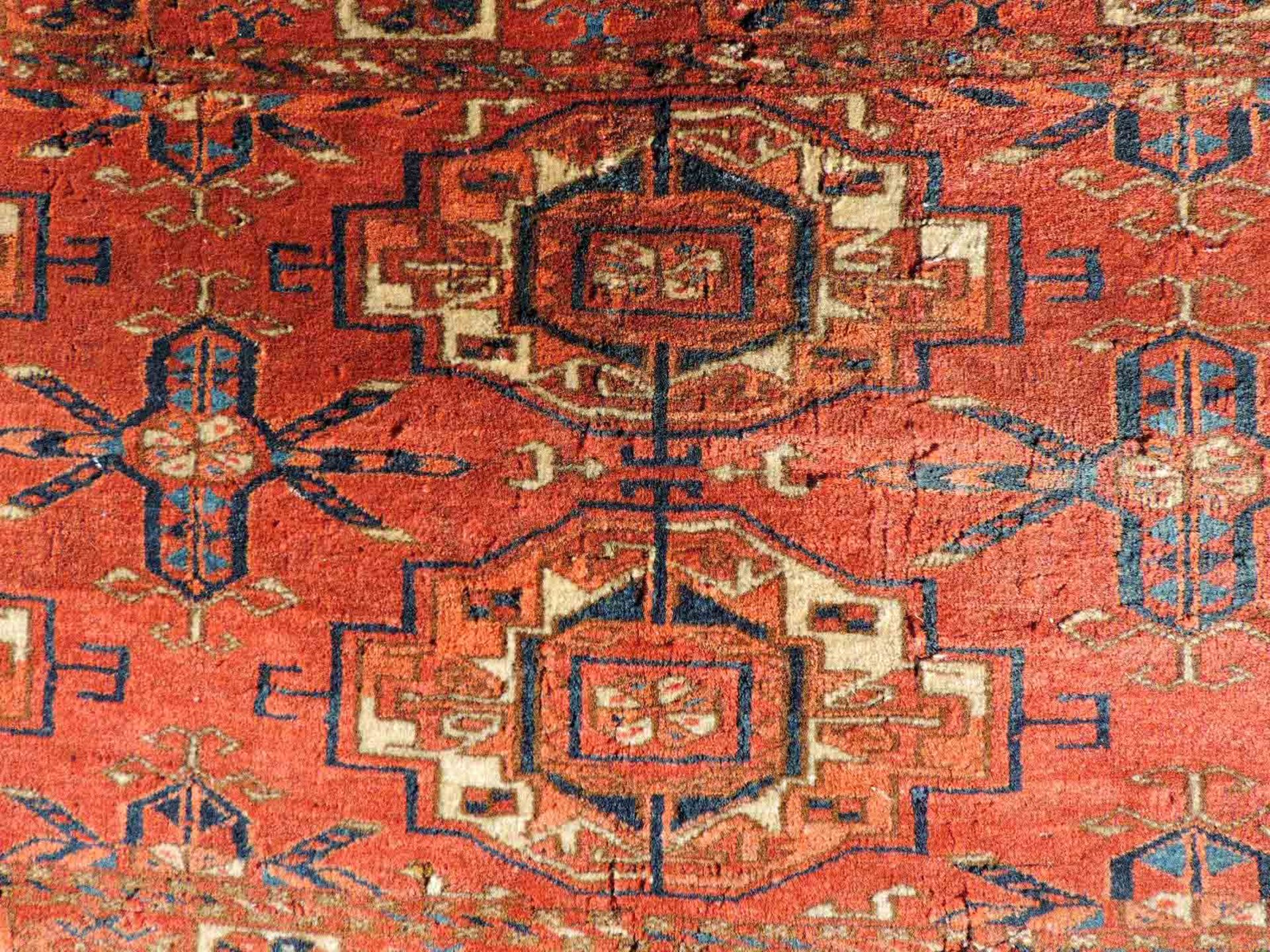 Tekke 6 Gül Torba. Turkmenistan, antik, um 1800 oder früher.40 cm x 93 cm. Handgeknüpft. Wolle auf - Image 9 of 12