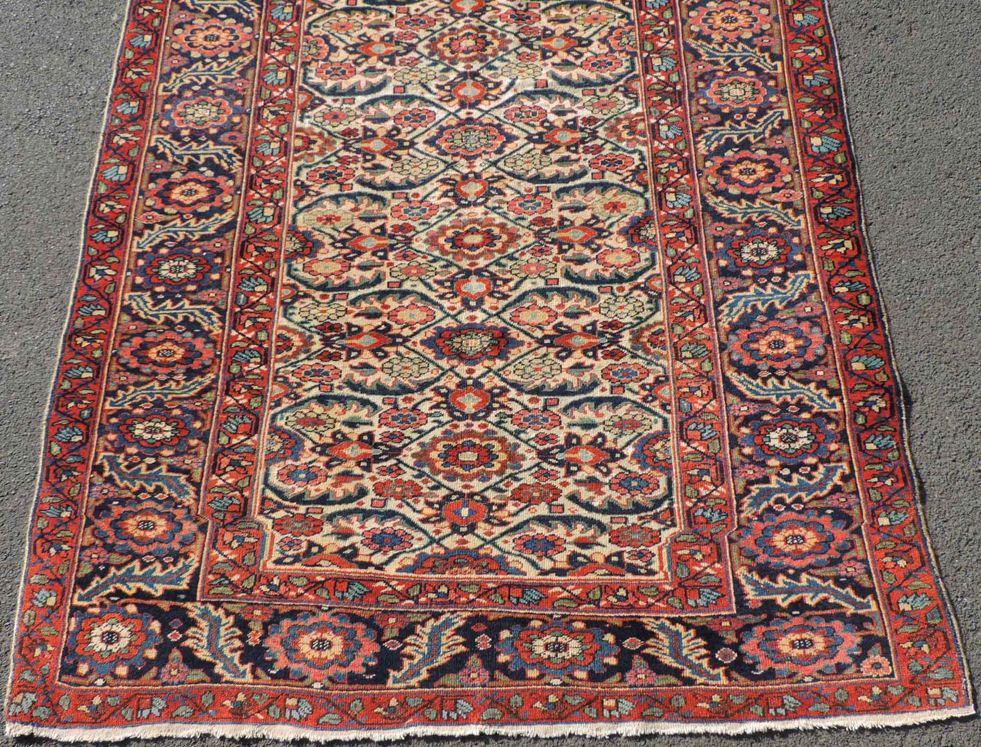 Azeri Manufakturteppich. Iran, antik, um 1800-1820.208 cm x 130 cm. Handgeknüpft, Wolle auf - Image 2 of 8