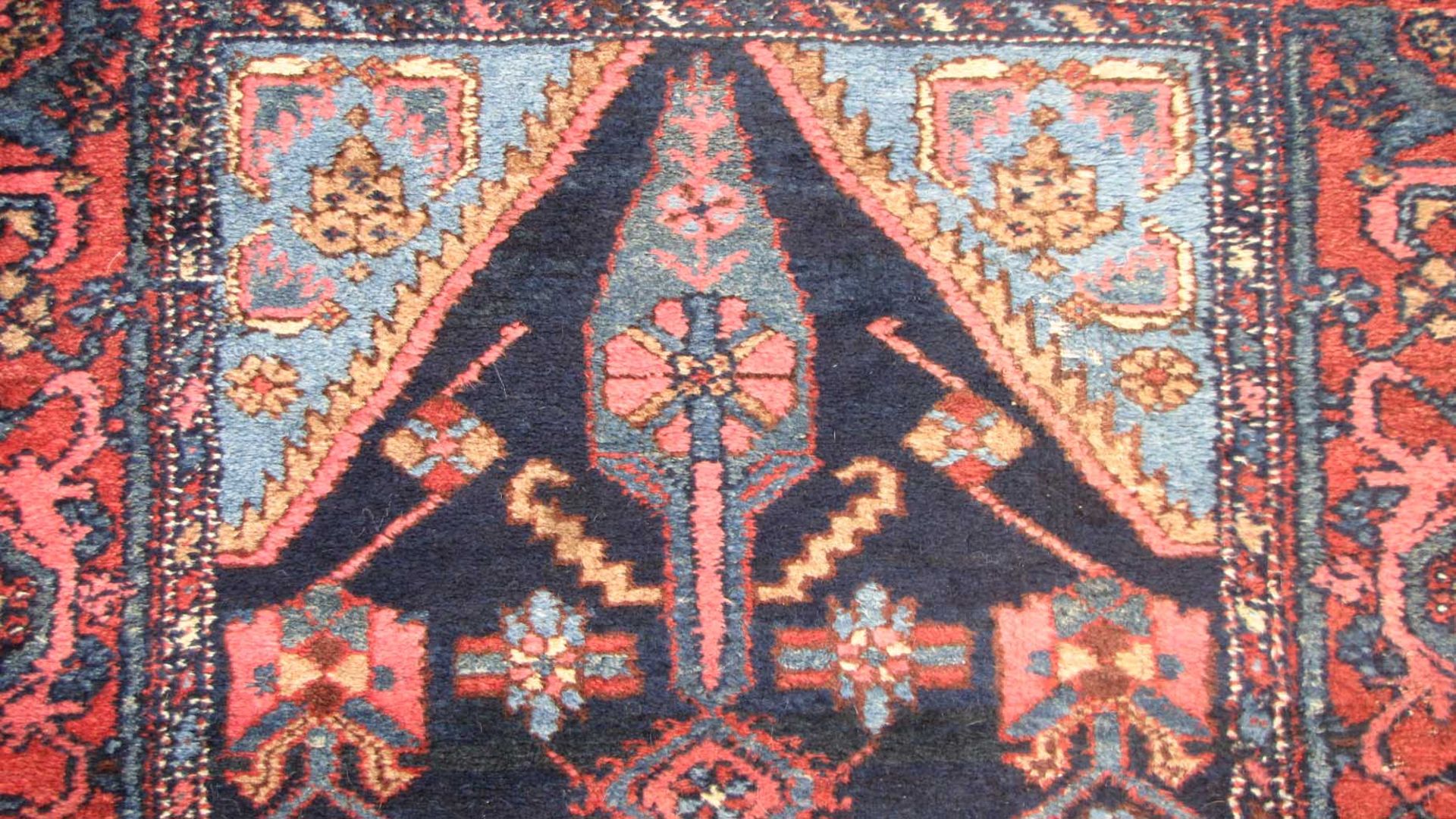 Kurde, Dorfteppich. Hamaden-Gebiet. Iran, alt, um 1930.193 cm x 104 cm. Handgeknüpft, Wolle und - Image 6 of 9