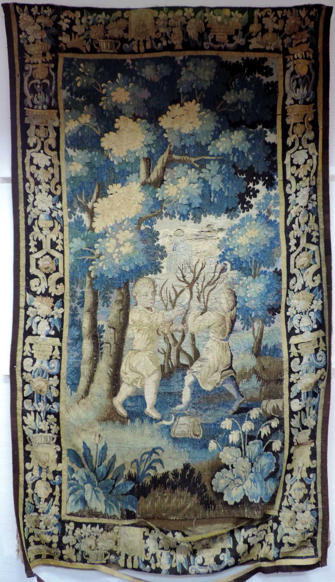 Verdüre, Tapisserie. Flandern, antik, 17. Jahrhundert.270 cm x 159 cm. Handgewebt, Wolle mit Seide