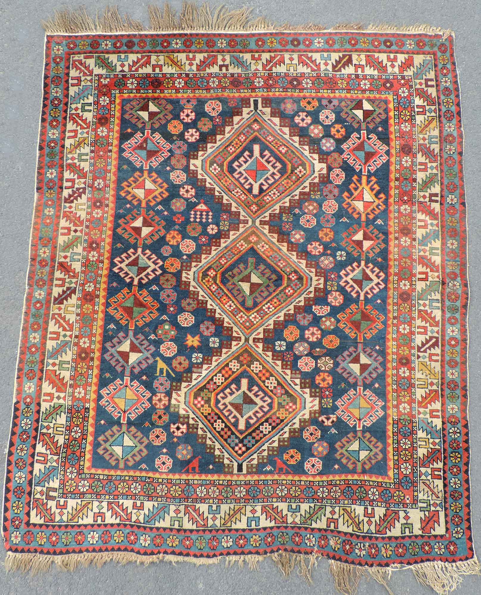 Schirwan. Kaukasus, alt um 1910. Feiner Dorfteppich.152 cm x 124 cm. Handgeknüpft, Wolle auf Wolle.