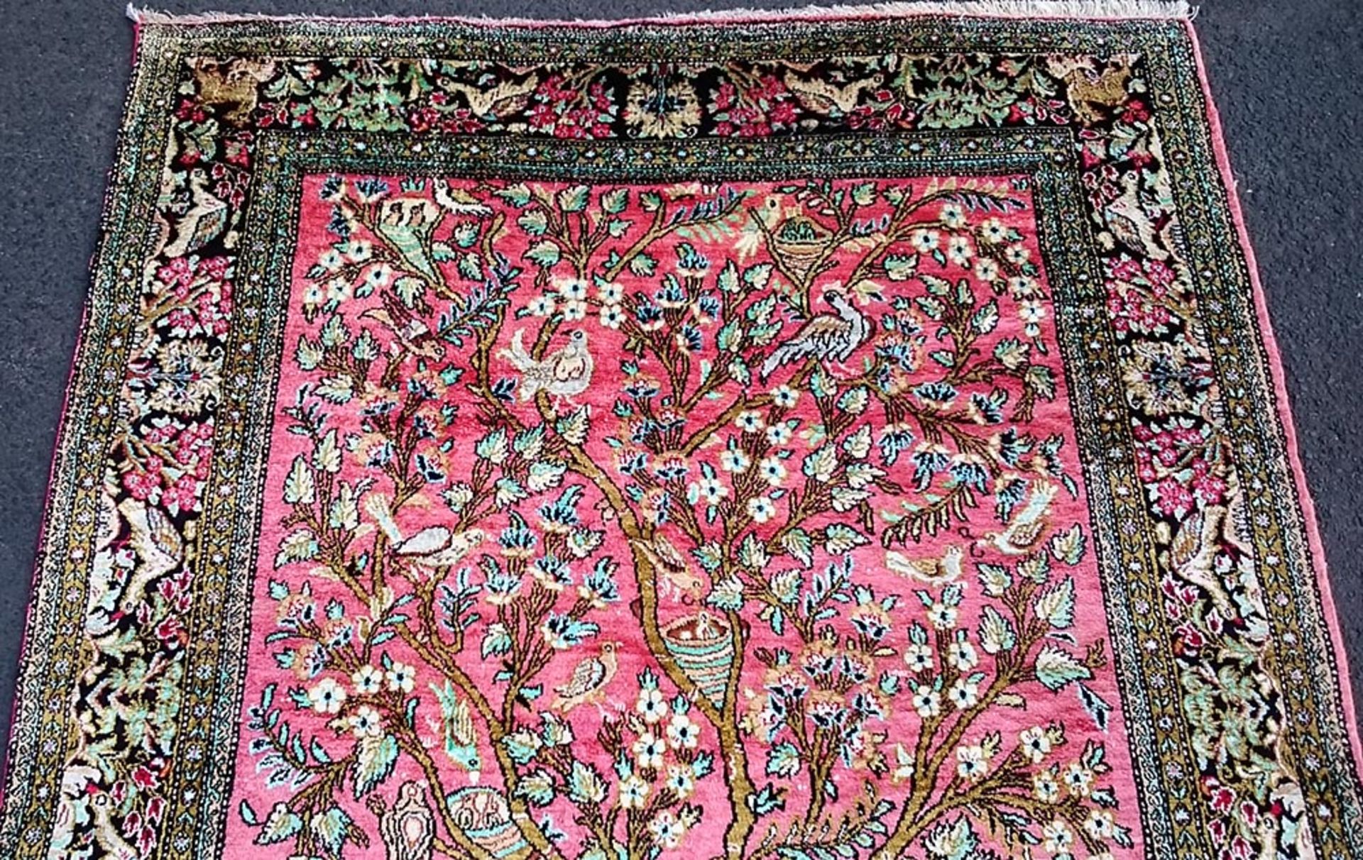 Ghom, Paradiesgartenteppich. Seide auf Seide, fein. Iran.152 cm x 108 cm. Handgeknüpft, - Image 3 of 6