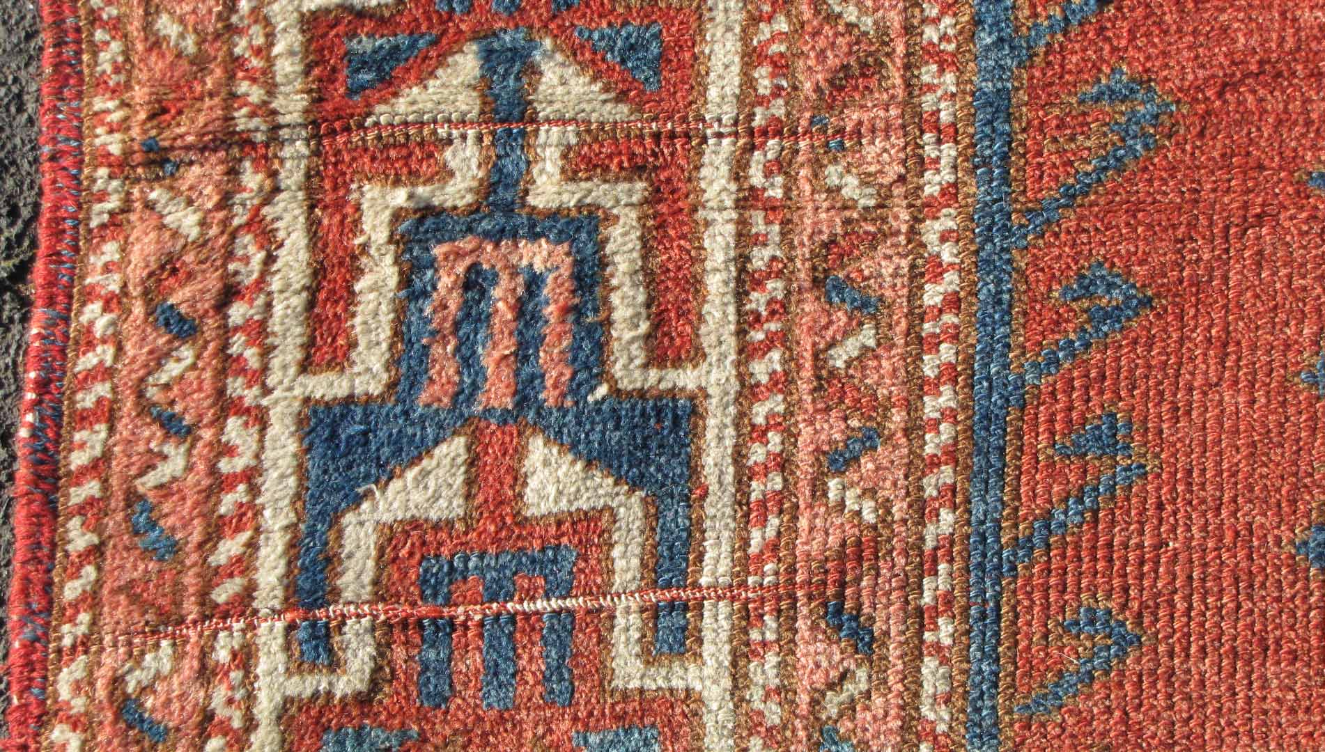 Bergama. West-Anatolien, Türkei, antik, circa 1800.213 cm x 168 cm. Handgeknüpfter Dorfteppich. - Image 5 of 6