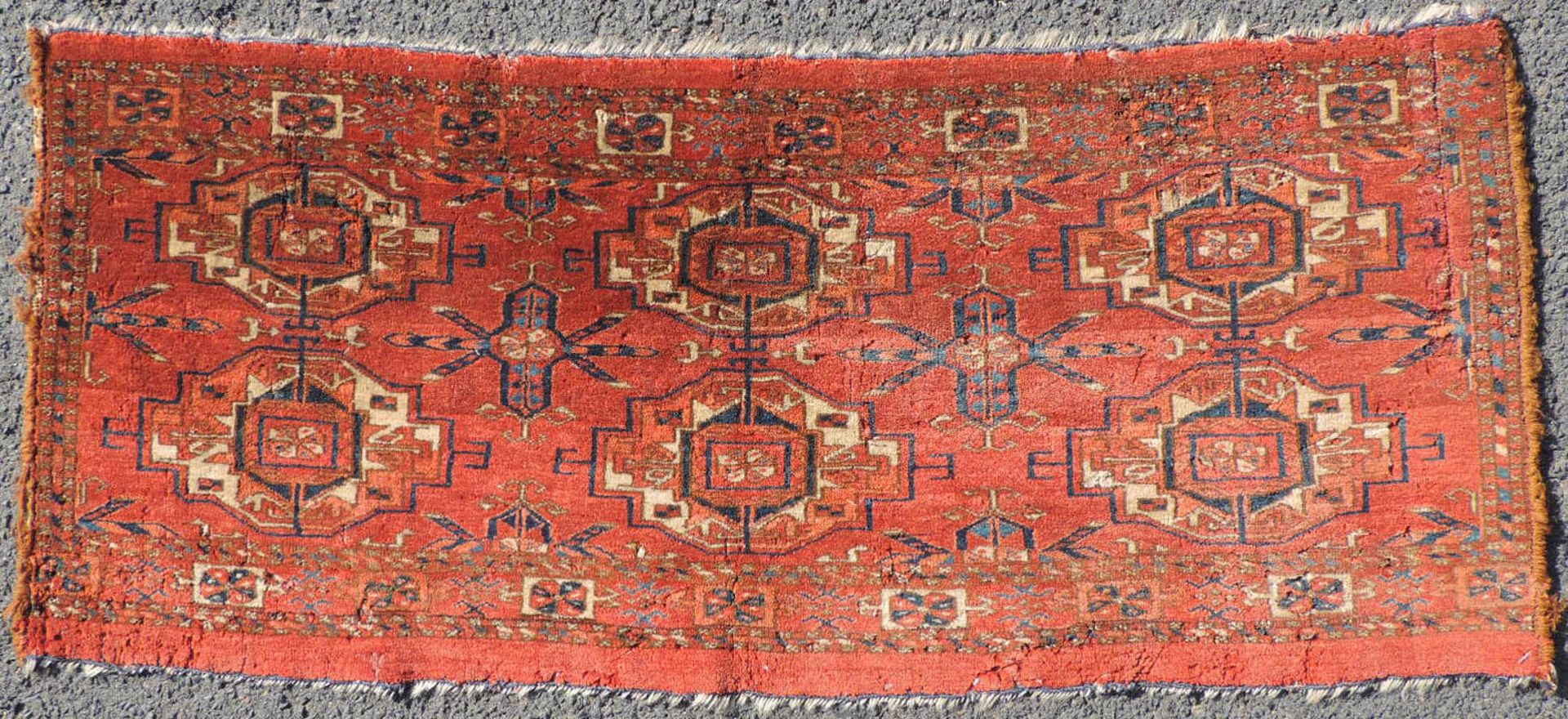 Tekke 6 Gül Torba. Turkmenistan, antik, um 1800 oder früher.40 cm x 93 cm. Handgeknüpft. Wolle auf