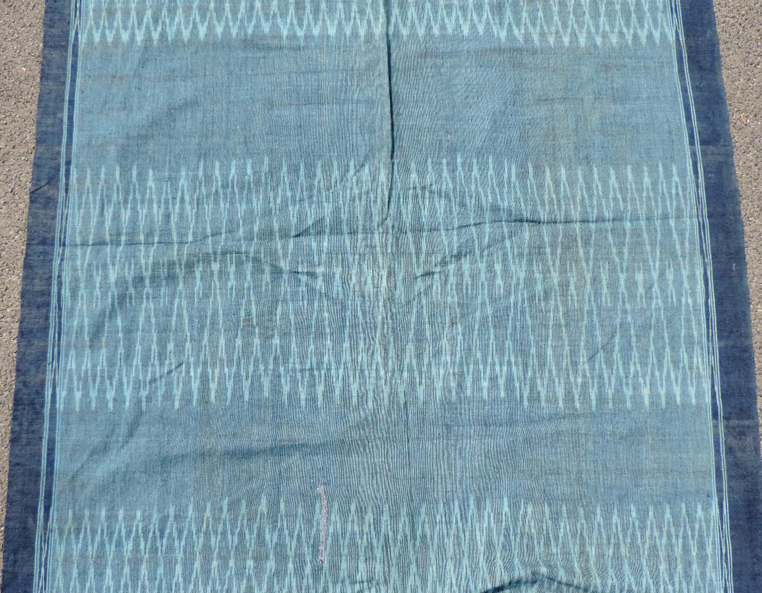 Ikat. Indonesien, alt, um 1920.203 cm x 96 cm. Handgewebt, Naturfarben. Repariert.Mindestpreis: 80 - Image 3 of 8