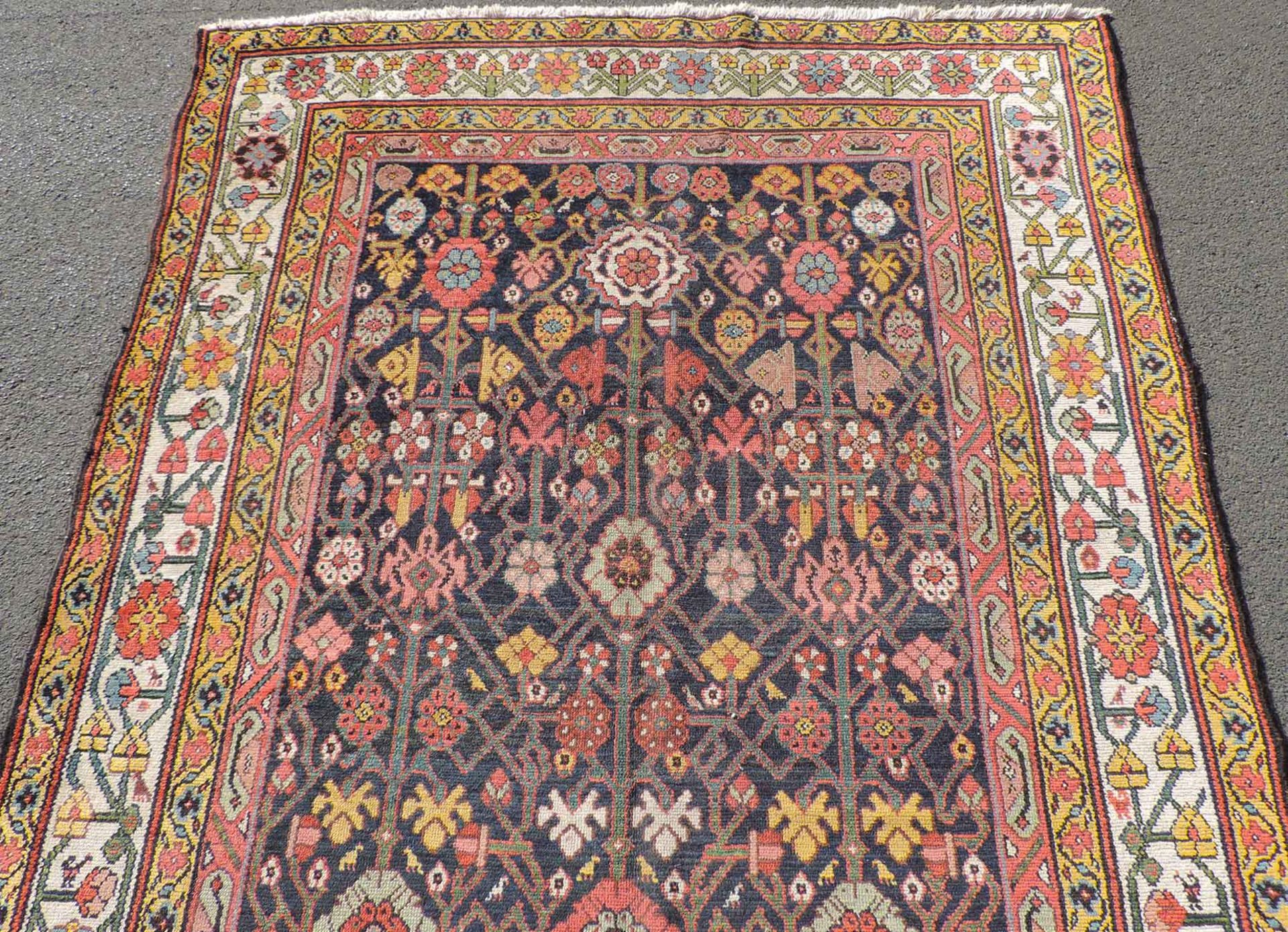 Hamadan Kelly. Iran, antik, um 1880.346 cm x 161 cm. Handgeknüpft, Wolle auf Wolle, Naturfarben. - Image 4 of 7
