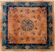 Peking Teppich. China, antik, um 1900.274 cm x 271 cm. Handgeknüpft, Wolle auf Baumwolle,
