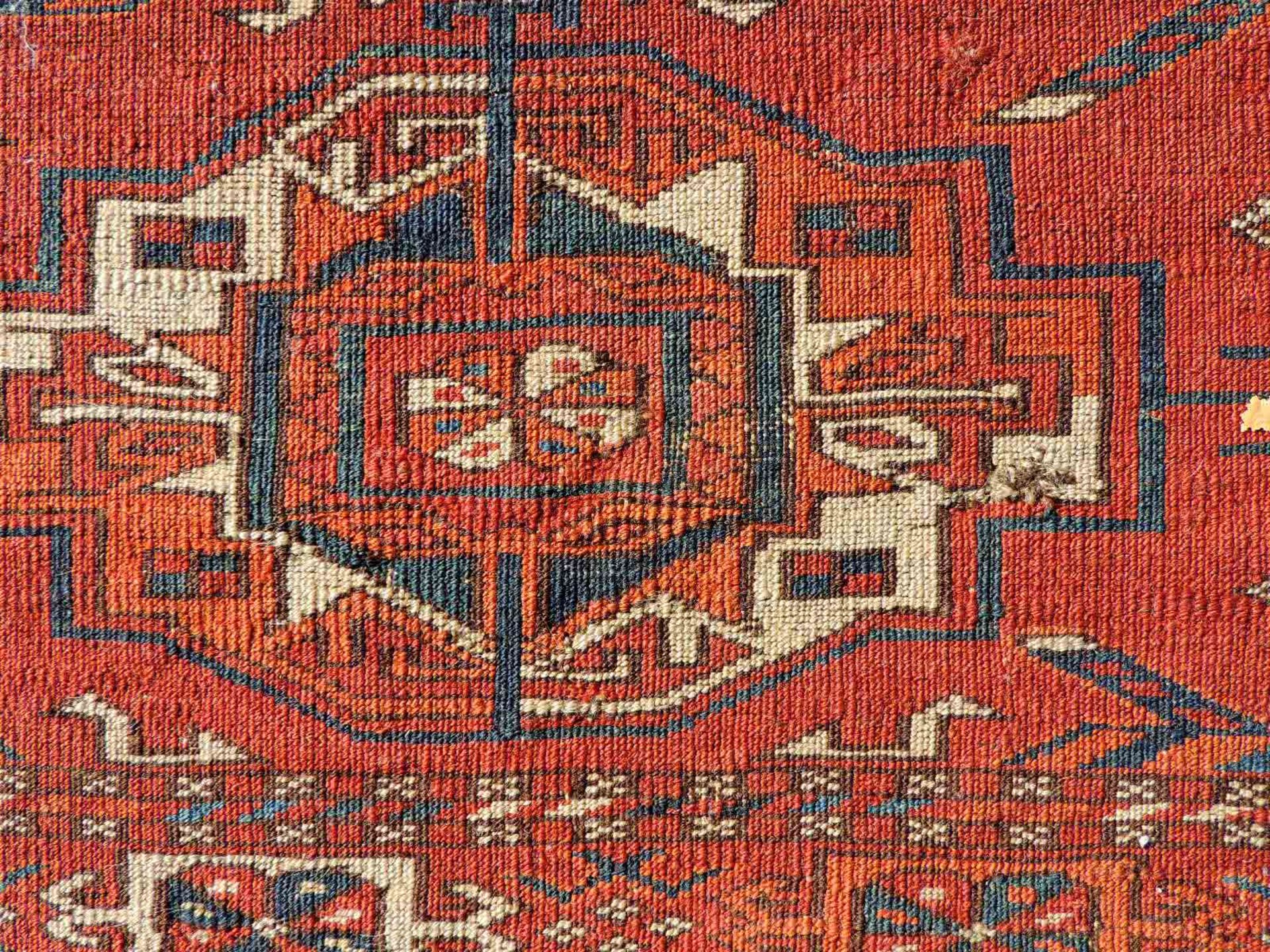 Tekke 6 Gül Torba. Turkmenistan, antik, um 1800 oder früher.40 cm x 93 cm. Handgeknüpft. Wolle auf - Image 3 of 12