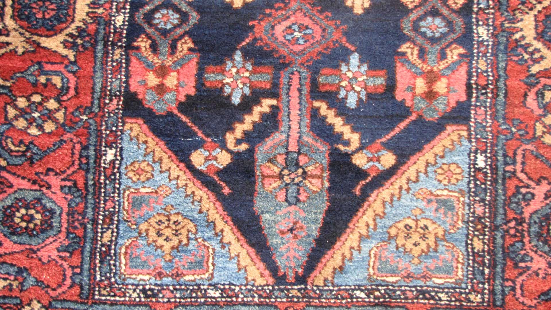 Kurde, Dorfteppich. Hamaden-Gebiet. Iran, alt, um 1930.193 cm x 104 cm. Handgeknüpft, Wolle und - Image 8 of 9