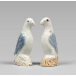 PAIR OF SCULPTURES IN GLAZED CERAMICS, CHINA XVIII CENTURY depicting two parrots resting on a