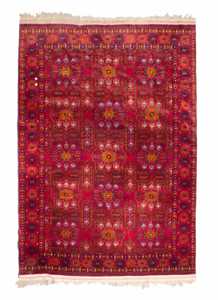 FINE PAKISTAN RUG, MID 20TH CENTURY tile design with floral medallions and symbolic motifs, in