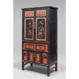 RARE SIDEBOARD IN LACQUERED SANDAL WOOD, CHINA EARLY 20TH CENTURY in sandal wood, black and red