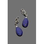 PAIR OF EARRINGS

white gold 18 kt. with diamonds and teardrop pendants in lapis lazuli.

Length cm.