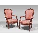 PAIR OF SMALL ARMCHAIRS IN MAHOGANY, GENOVA 19TH CENTURY

carved backrest. Fine satin
