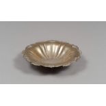 SMALL BASIN IN SILVER, 20TH CENTURY


Size cm. 6 x 25, weight gr. 212.