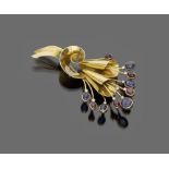 FINE BROOCH

yellow gold 18 kt., shaped as bunch of flowers, with set sapphires and diamonds.