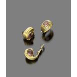 SET WITH PAIR OF EARRINGS AND BULGARI RING

yellow gold 18 kt., shell shaped with pink cabochon