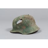 REMAINS OF HELMET, 20TH CENTURY

in lacquered iron from the WWII.

Size cm. 20 x 25 x 29.