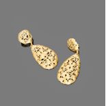 FINE PAIR OF EARRINGS

yellow gold 18 kt., pierced oval shape with floral motifs.

Length cm. 7,