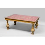 COFFEE TABLE IN LACQUERED WOOD, ANTIQUE ELEMENTS 

top in crimson satin quilted in gold. Faux