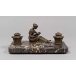 FINE INKWELL IN BRONZE AND MARBLE, 19TH CENTURY
central allegorical figure. Base in marble.
Size