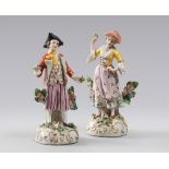 PAIR OF FIGURES IN PORCELAIN, PROBABLY FRANCE, 20TH CENTURY
depicting town lady and gentleman.