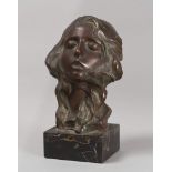 LIBERTY PERIOD SCULPTOR ECTASY
Sculpture in bronze, cm. 18 x 12
Traces of signature lower left
