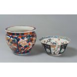 BOWL AND CACHE POT IN PORCELAIN, JAPAN, 18TH-19TH CENTURY
polychrome in floral design and figures.