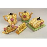 BESWICK.
A Beswick, Sundial pattern cheese dish & cover, No.542 & four other matching pieces.