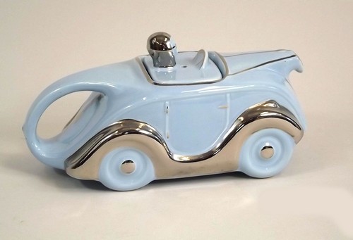 NOVELTY TEAPOT.
A Sadler racing car, novelty teapot. CONDITION REPORTS: This teapot is in fair