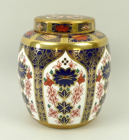 A Royal Crown Derby porcelain ginger jar