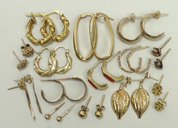 A group of 9ct gold earrings, comprising
