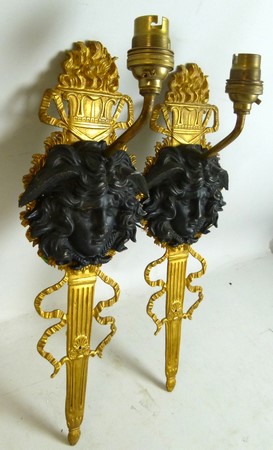 A pair of French gilded sconces, bronze - Image 2 of 5