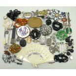 A quantity of silver and costume jewelle