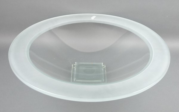 A contemporary glass bowl of shallow circular form with an acid etched rim, - Image 2 of 3