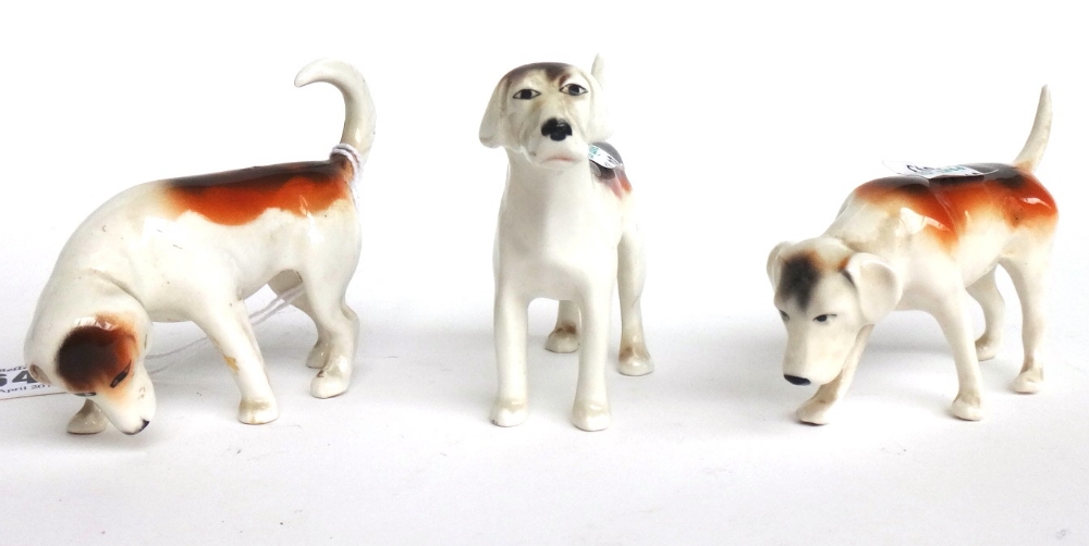 Five Beswick hounds (one a.f) and two Beswick foxes (7). - Image 2 of 2