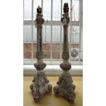 A pair of modern carved wooden altarstick table lamps, white painted with mirrored bodies (45.5cm