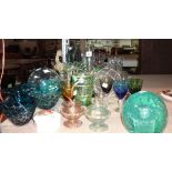 A quantity of assorted glassware, including Venetian glass items,