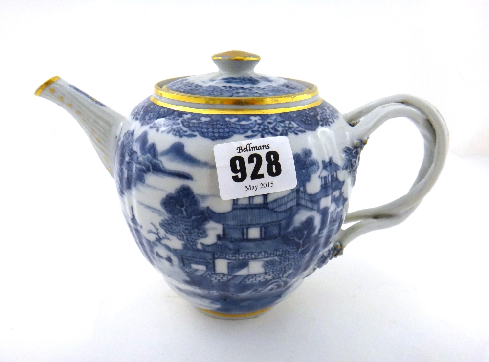 A Chinese export porcelain part tea and coffee service, late 18th century,