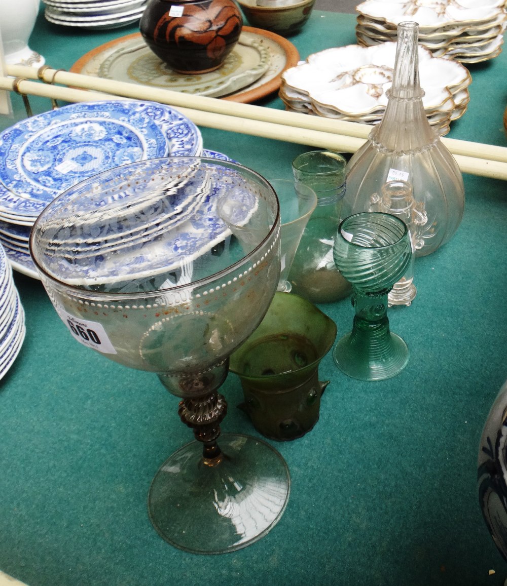 A group of glass of various dates, comprising; a small green glass roemer, - Image 3 of 3