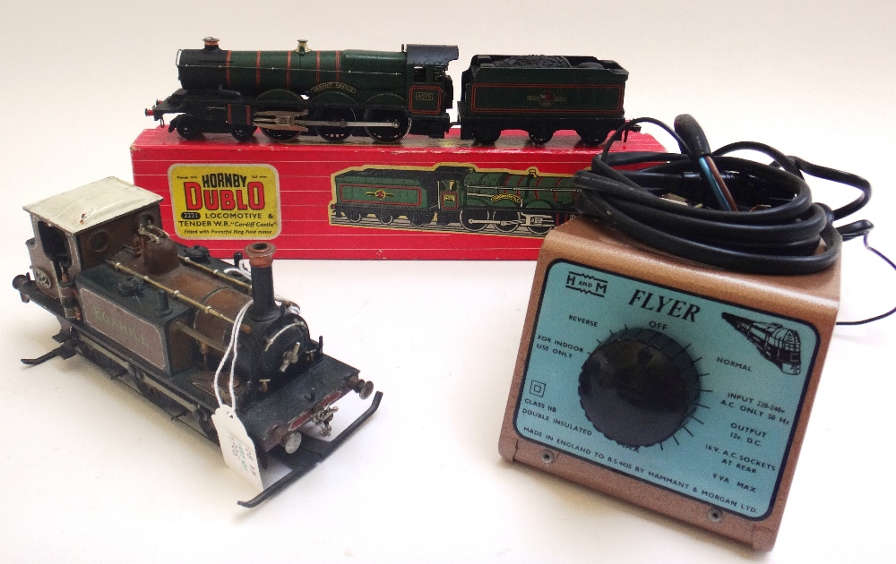 Railway interest; a Hornby Dublo 2221 electric locomotive and tender, 'Cardiff Castle', boxed,