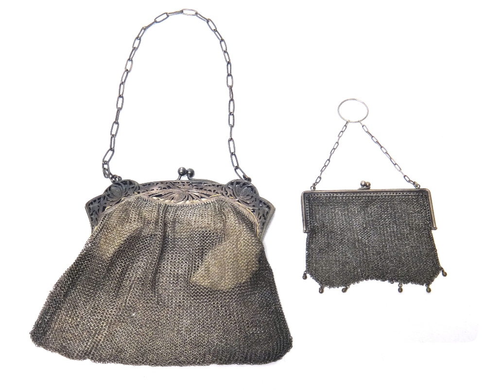 A Sterling mounted lady's chain mesh evening bag,