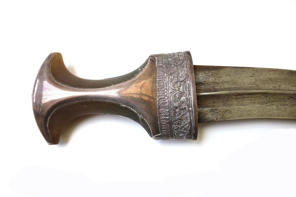 A presentation Middle Eastern Jambiya, with a shaped horn handle, - Image 3 of 16