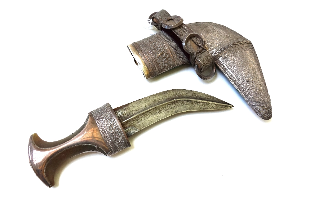 A presentation Middle Eastern Jambiya, with a shaped horn handle, - Image 2 of 16