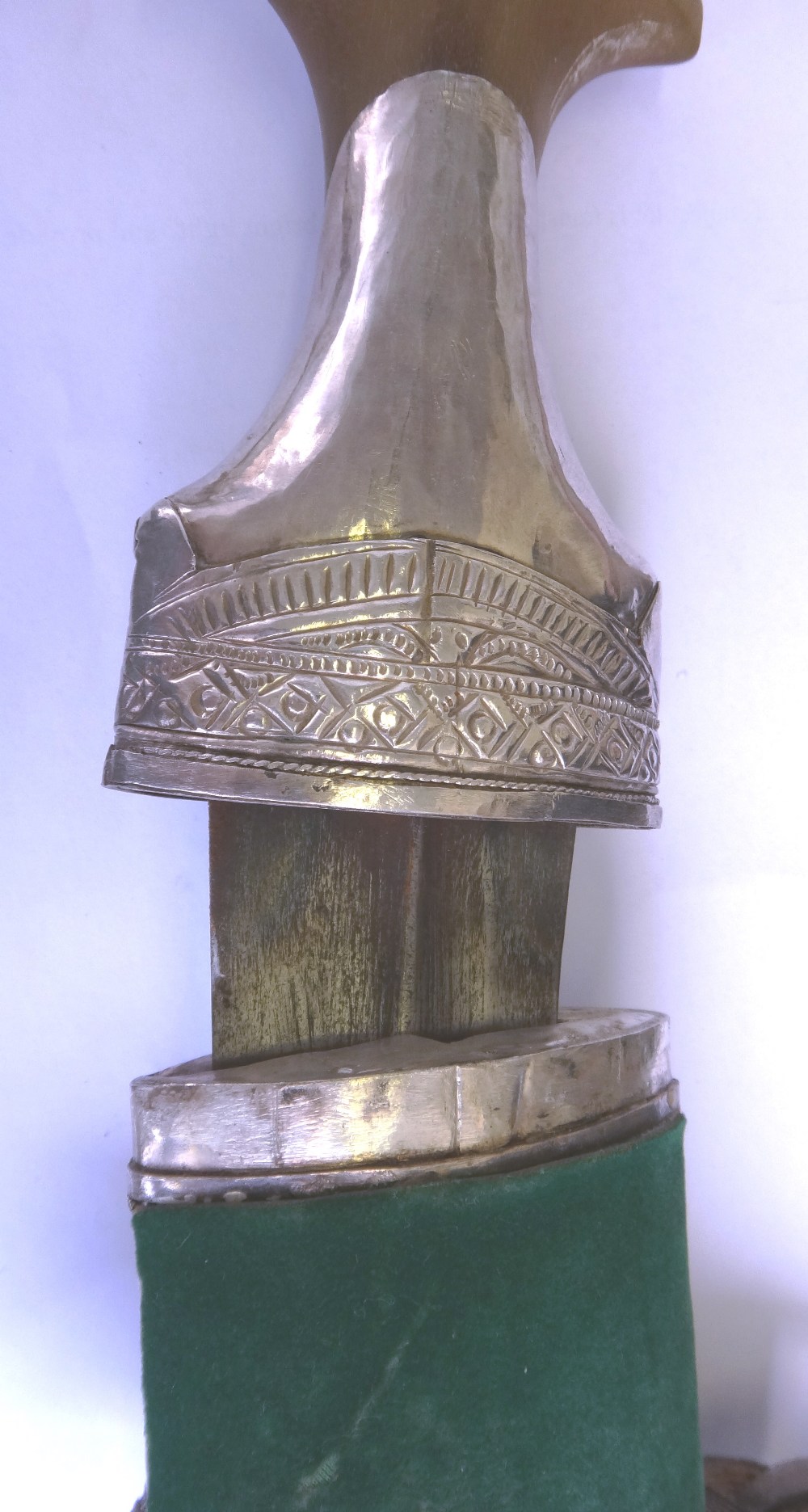 A presentation Middle Eastern Jambiya, with a shaped horn handle, - Image 15 of 16