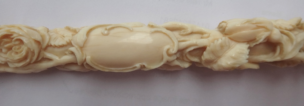 A Japanese ivory parasol handle, early 20th century, with carved foliate decoration and signature, - Image 12 of 12