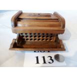 An oak roll top cigarette box est: £20-£