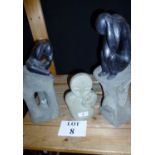 Three stone carvings est: £40-£60 (A2)