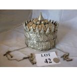 A Chinese silver plated head dress est: £30-£50 (A3)