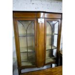 An Edwardian mahogany inlaid double door display cabinet (one glass panel a/f) est: £55-£85